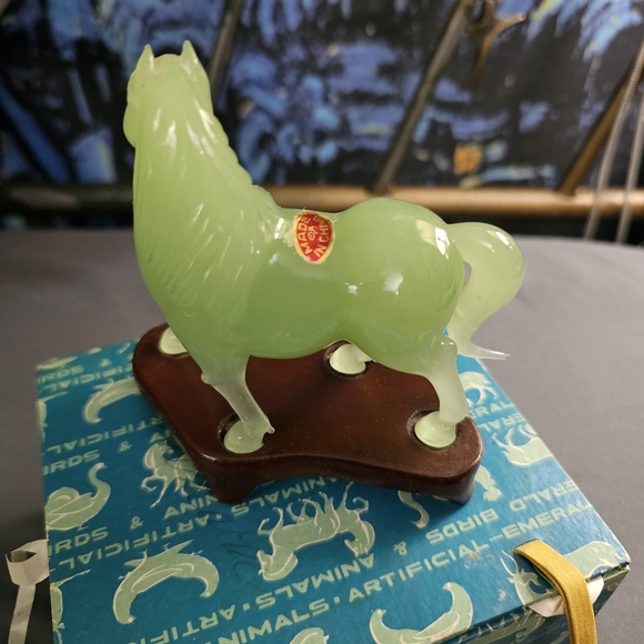 Vintage Chinese Elegant Green Glass Horse Figurine In Box - Picture 5 of 9